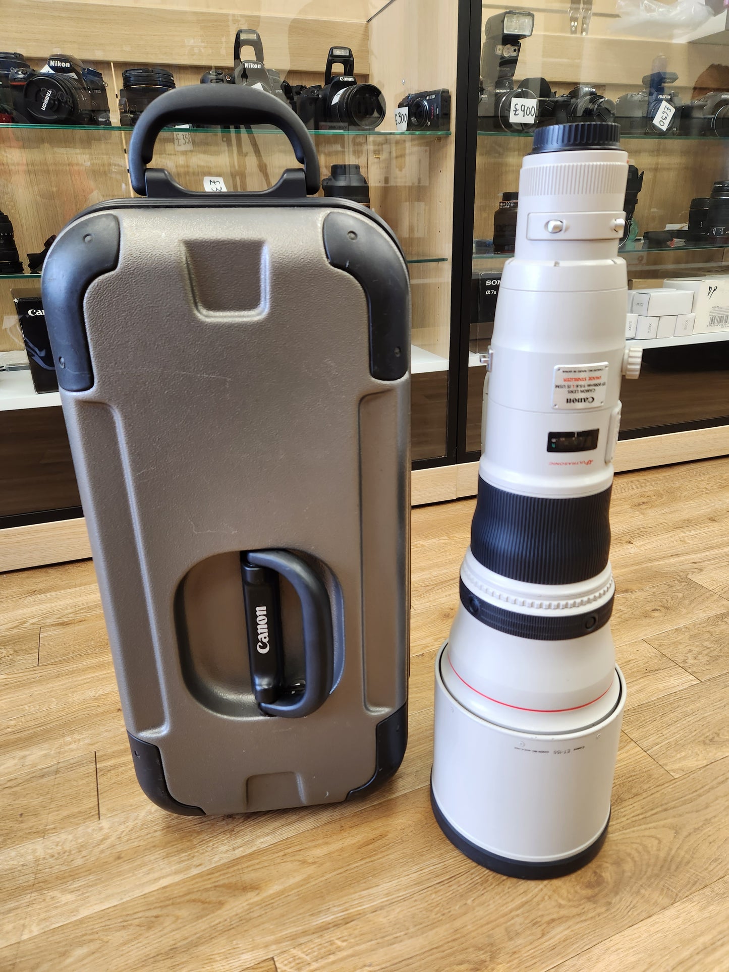 CANON EF 800MM F/5.6L IS USM SUPER TELEPHOTO LENS great condition working perfectly used like new