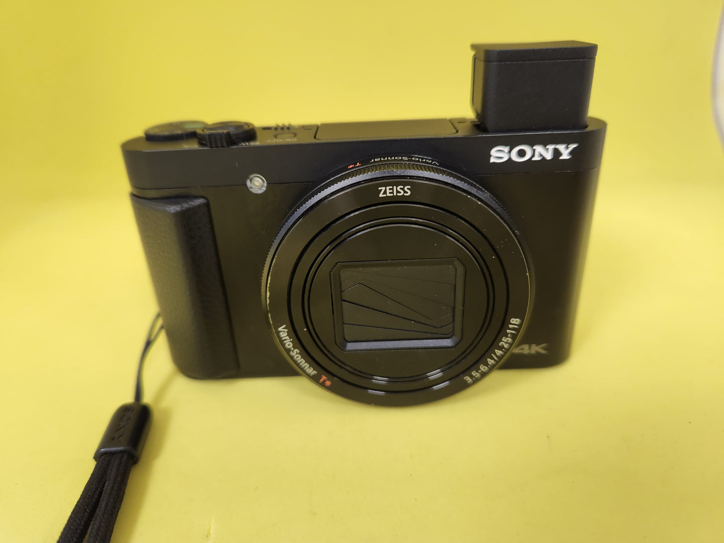 Sony digital camera Cyber shot dsc-hx99