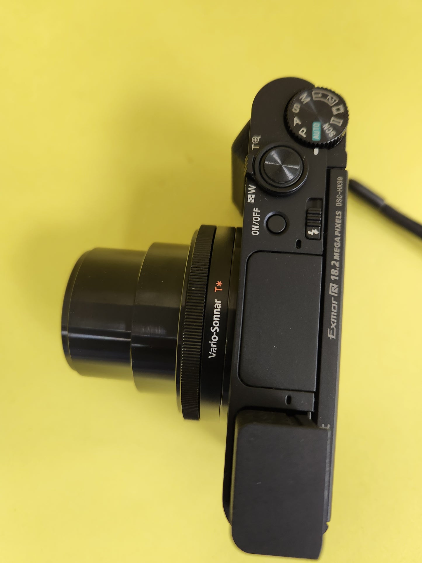 Sony digital camera Cyber shot dsc-hx99