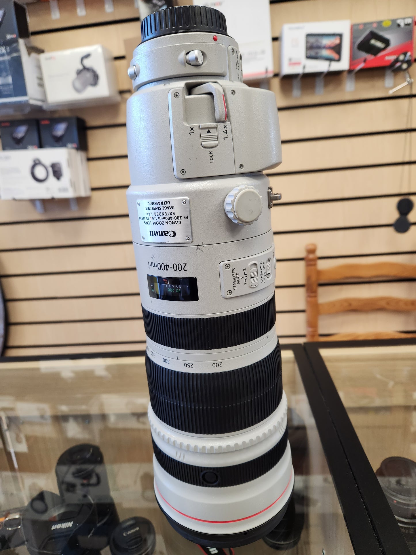 Canon EF zoom lens 200-400mm 1.4L is USM extender 1.4X image stabiliser