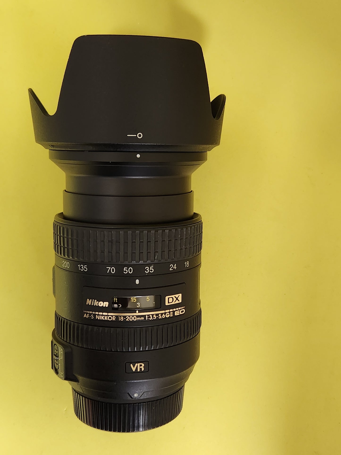 Nikon DX lens AF-S nikkor 18-200mm 1:3.5-5.6 G ll ED