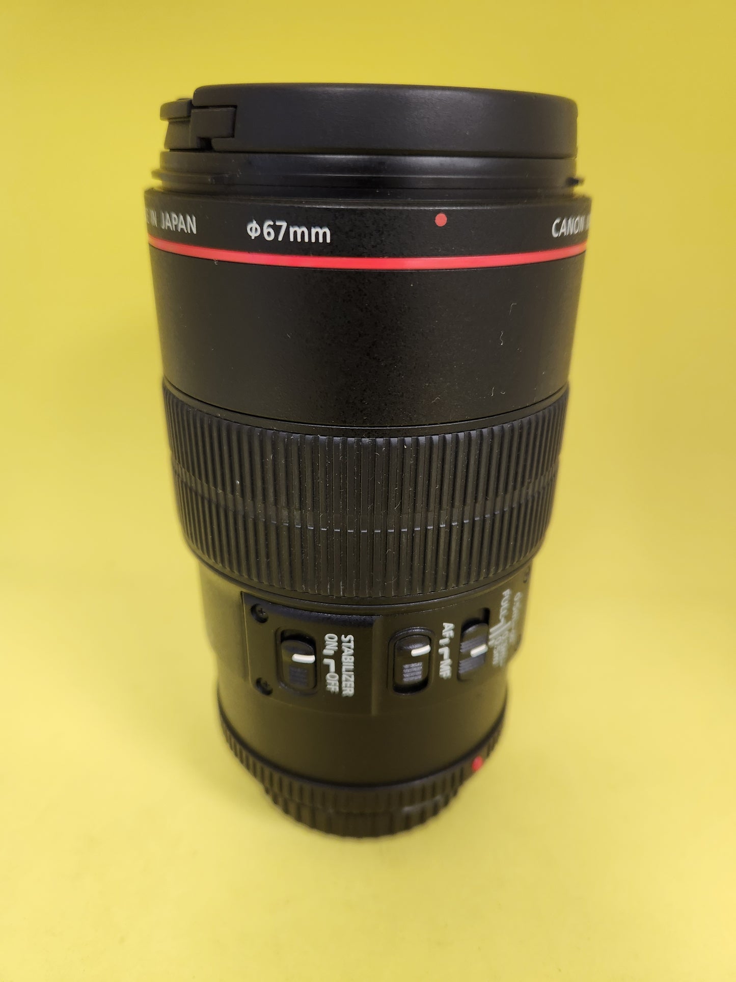 Canon lens EF lens 100mm Macro f2.8 is USM