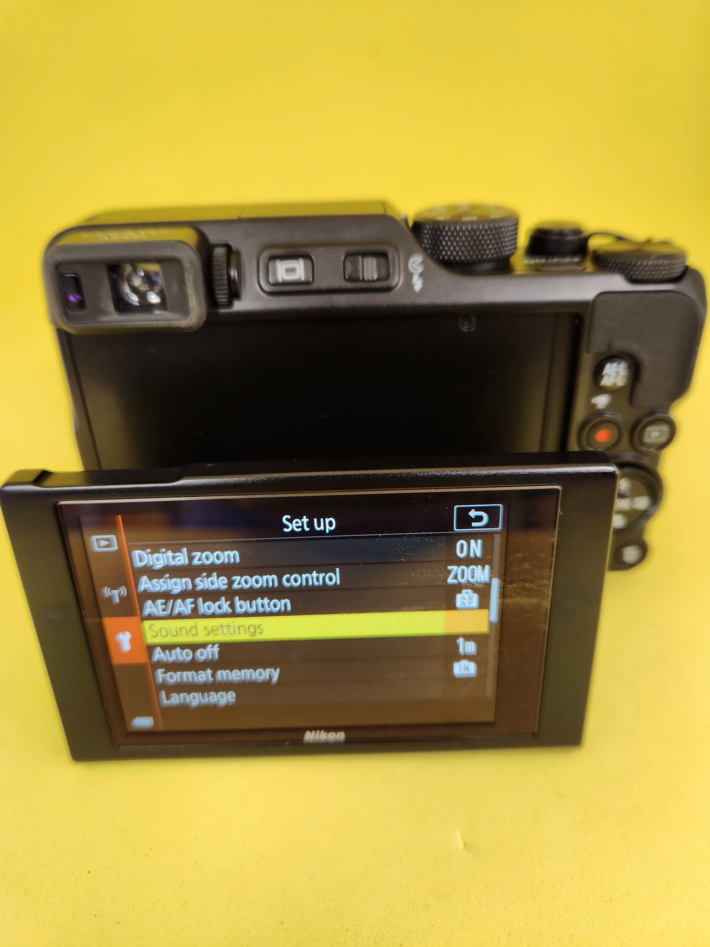 Nikon coolpix A1000 used
