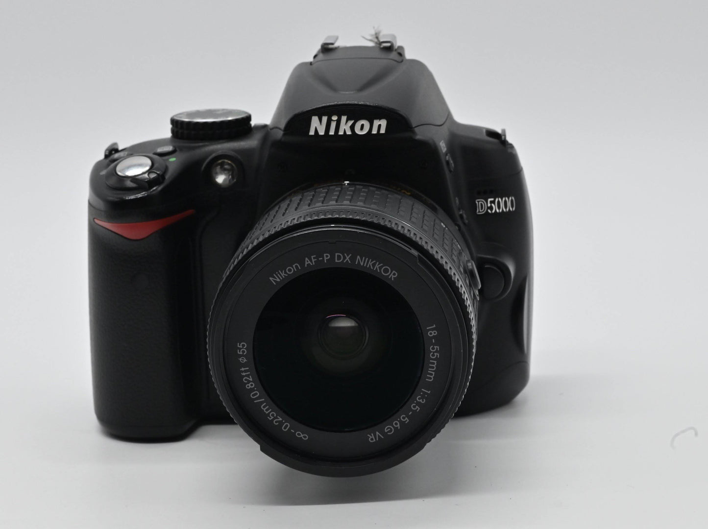 (Use) Nikon D5000 Camera with 18-55mm lens (Used)