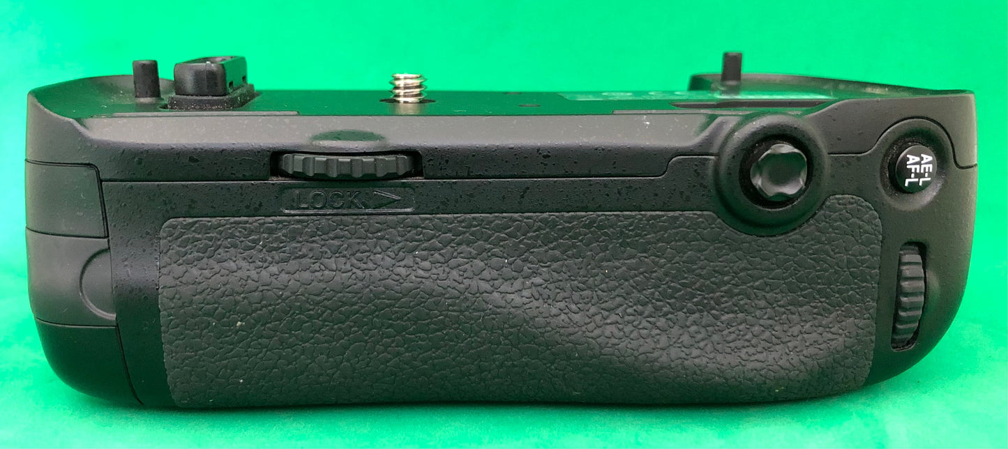 Nikon MB-D16 DSLR Battery Grip for D750 (used)