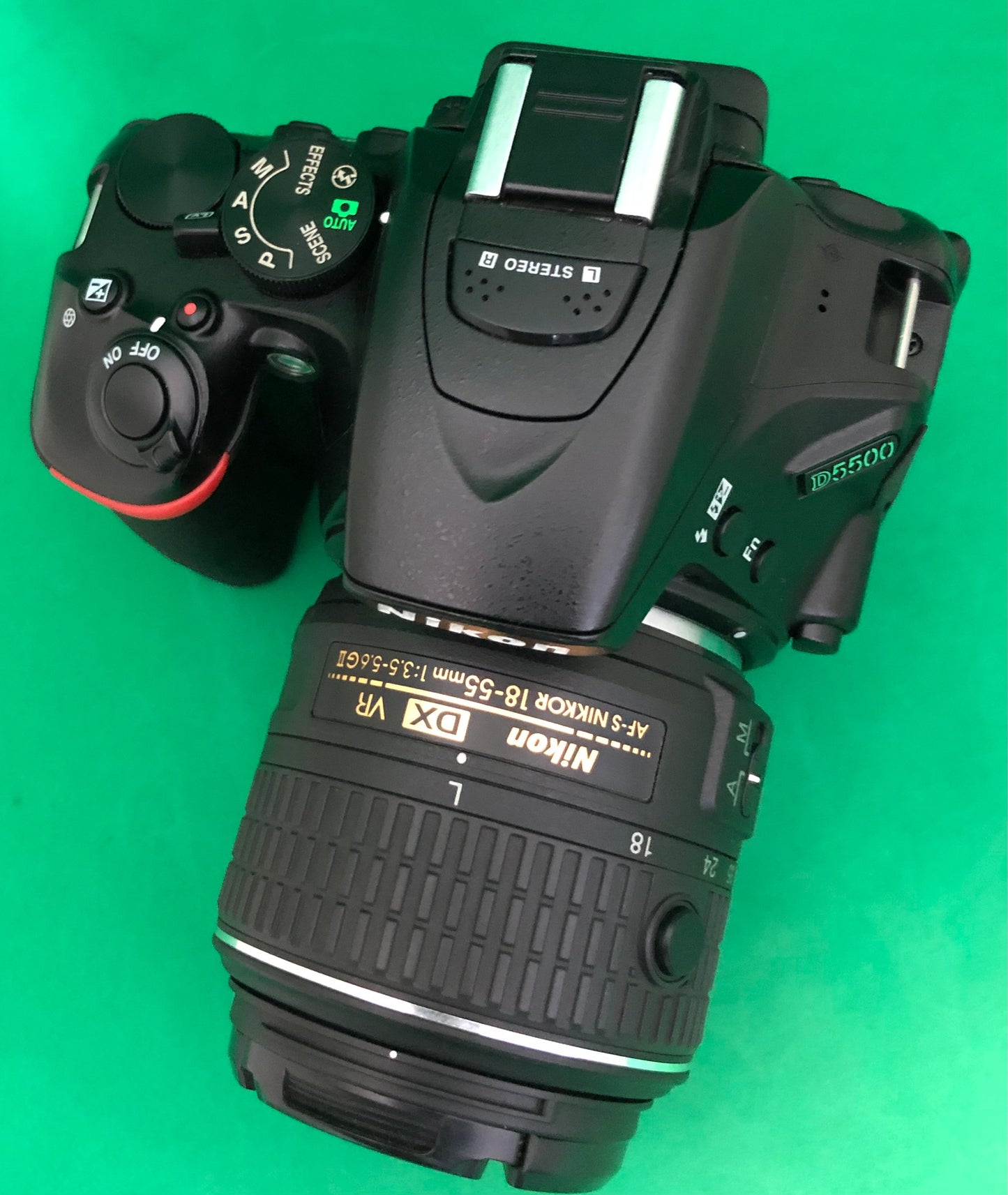 Nikon D5500 DX-format Digital SLR w/ 18-55mm VR II Kit (used)