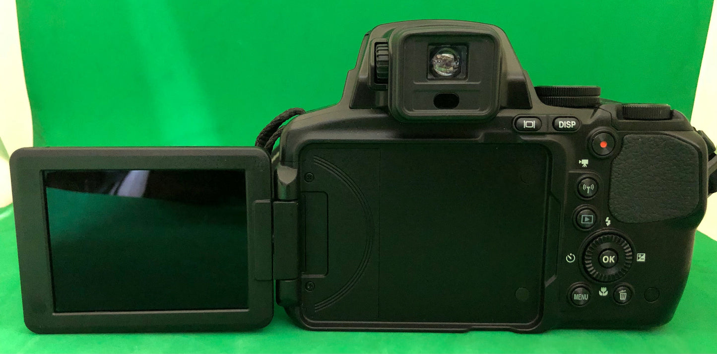 Nikon COOLPIX P900 Digital Camera - Black (used)