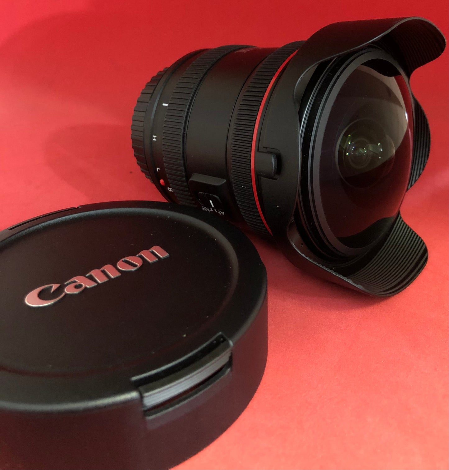 Canon EF 8-15mm f/4L USM Fisheye Zoom lens (Used)